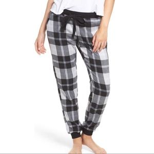 Make+Model B/W Plaid Flannel Joggers